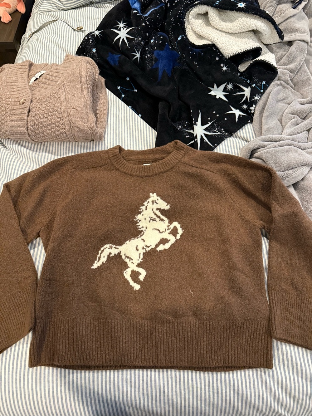 Abercrombie Madeline Crew Sweated - Picture 2 of 7
